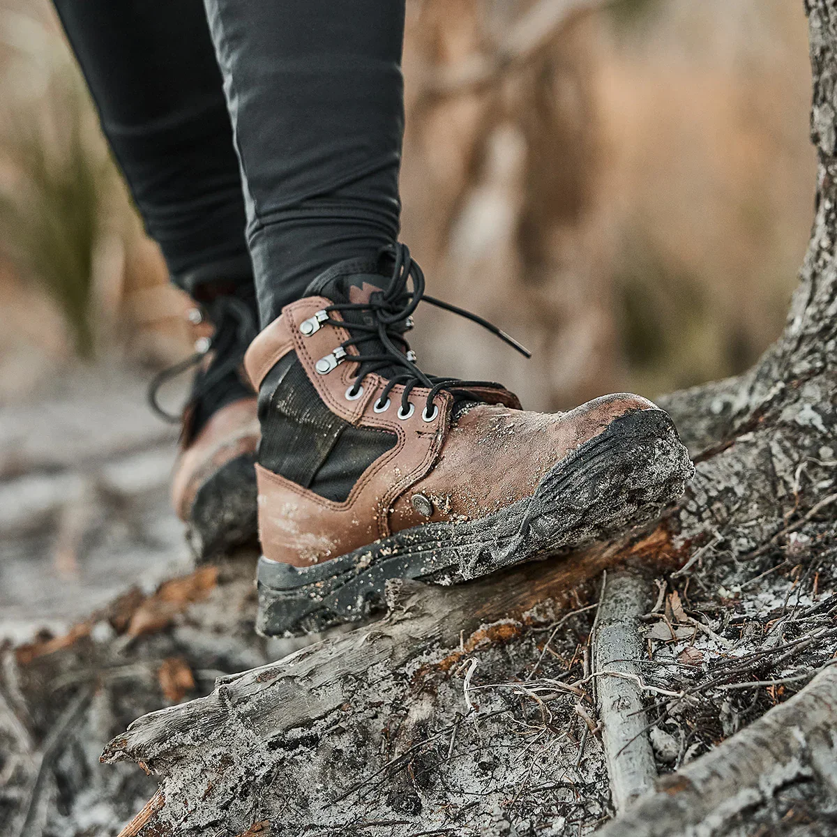 MACV-2 - Mid Top - Chestnut + Black